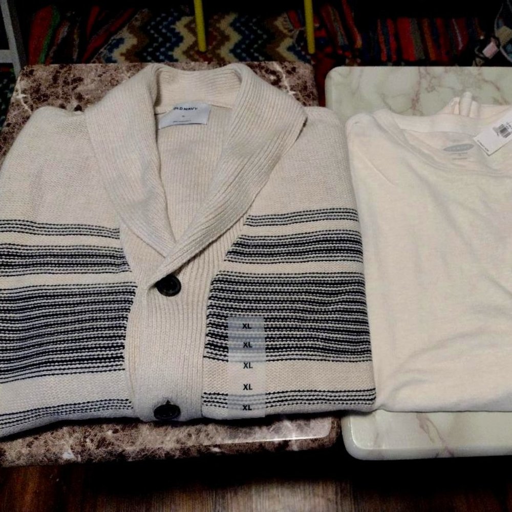 OLD NAVY Men's Cardigan w/OLD NAVY Tee!!